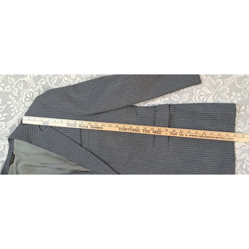 Levi's Sport Coat Men's 44R‎ Menswear Action Jacket Gray Pinstripe Pre-owned